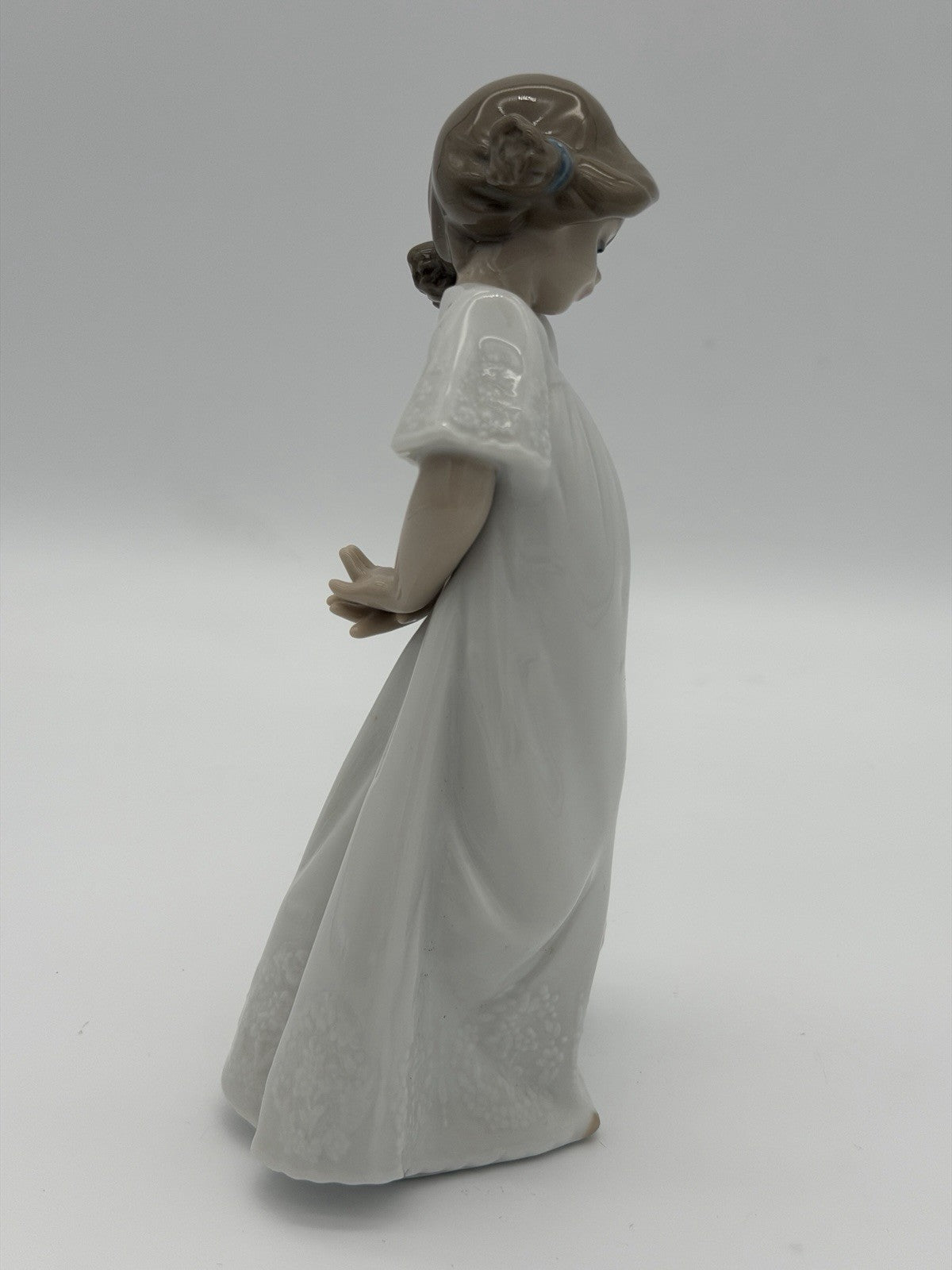 Nao by Lladro Spain Porcelain #1109 So Shy Little Girl Retired Figurine 8” Gloss