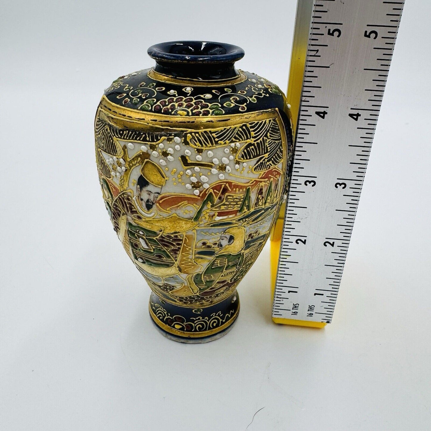 Antique Japanese Satsuma Moriage Mini VASE 5” MEIJI PERIOD KINKOZAN TSUKURU