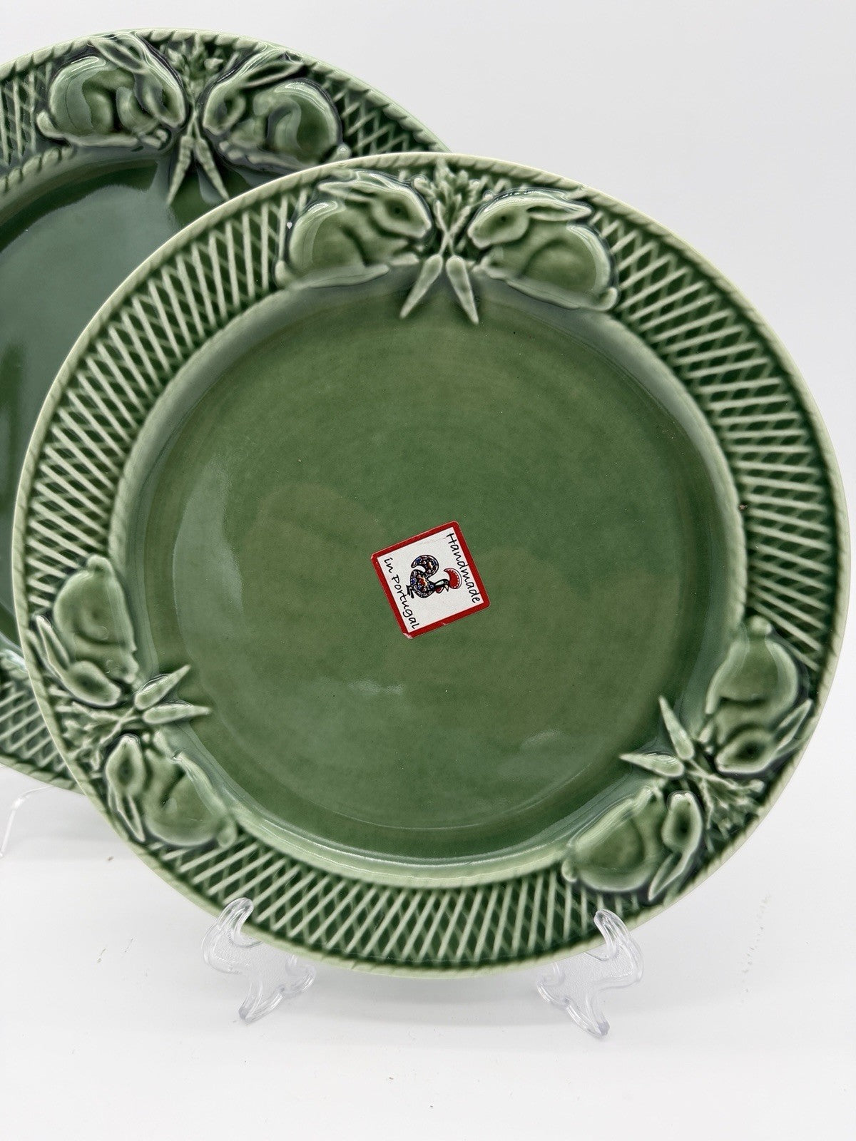 Bordallo Pinheiro Art Pottery Green Embossed Rabbits Bunny Dinner /dessert Plate