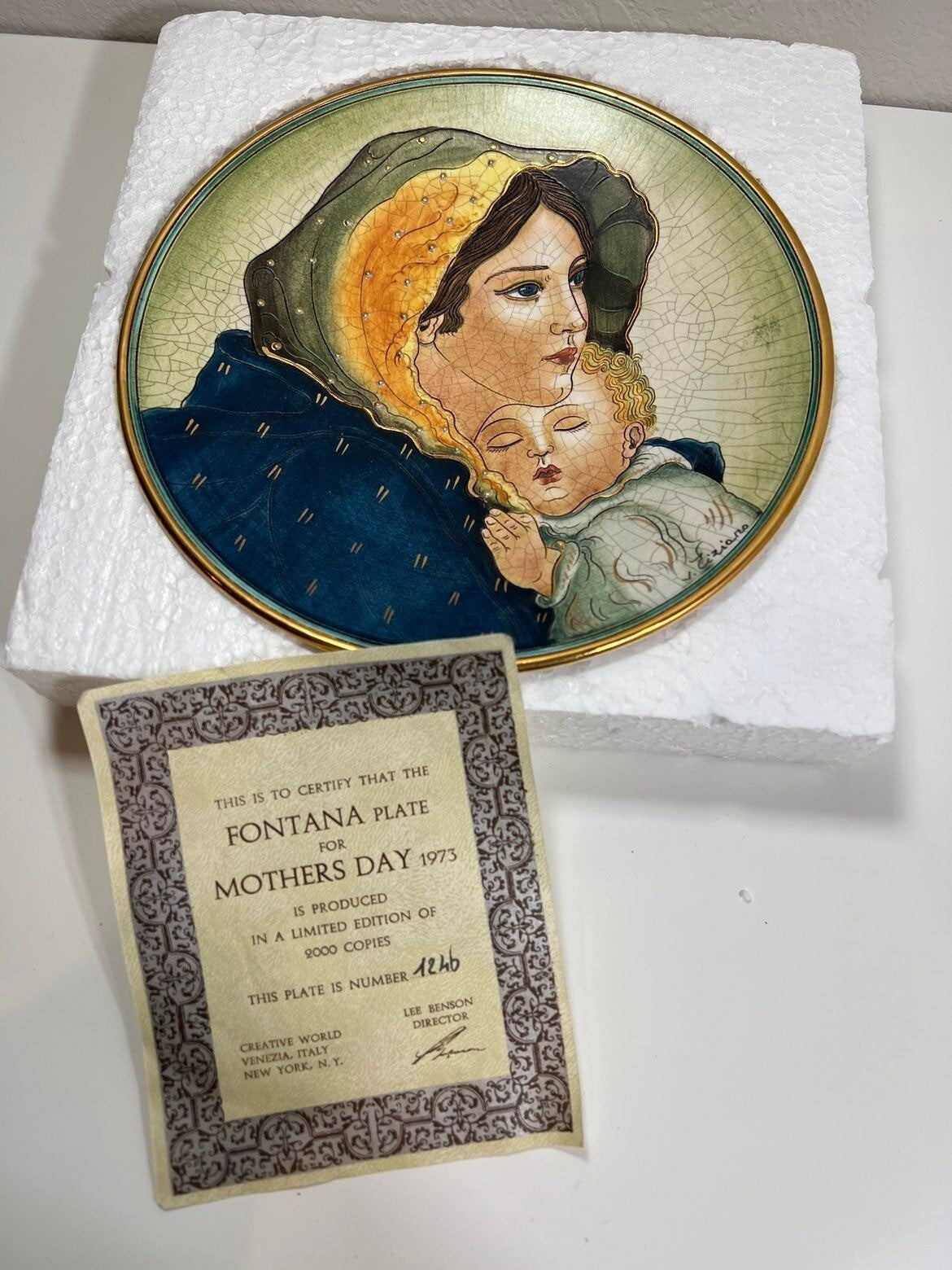 Fontana Plate Mother's Day 1973 8.5" Mother and Child Collector Plate Italy