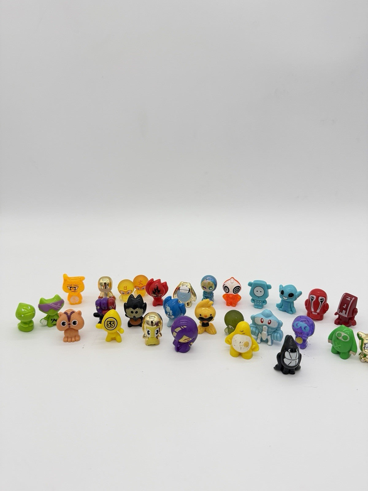 Gogo’s Crazy Bones Series 1 & 4 Lot Of 29 PCs Toys Figurines Collectible