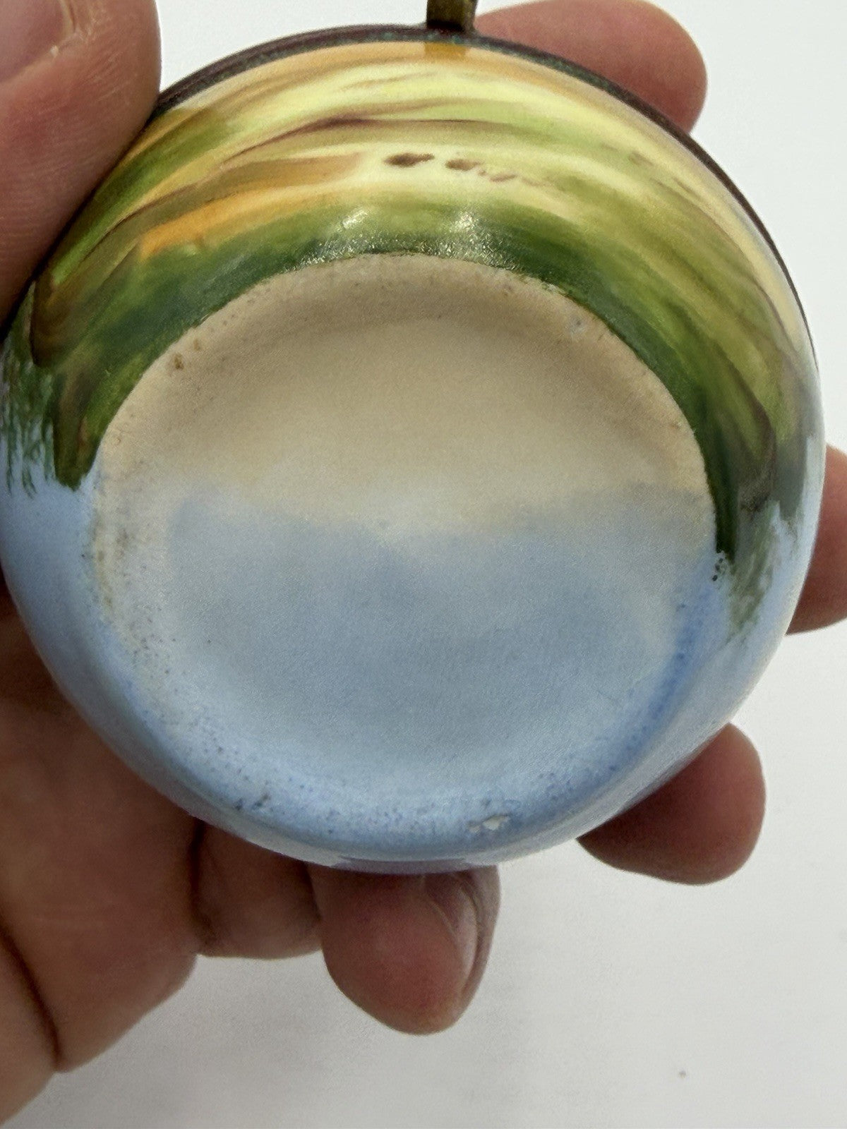 Antique French Victorian porcelain snuff box hand-painted romantic scene