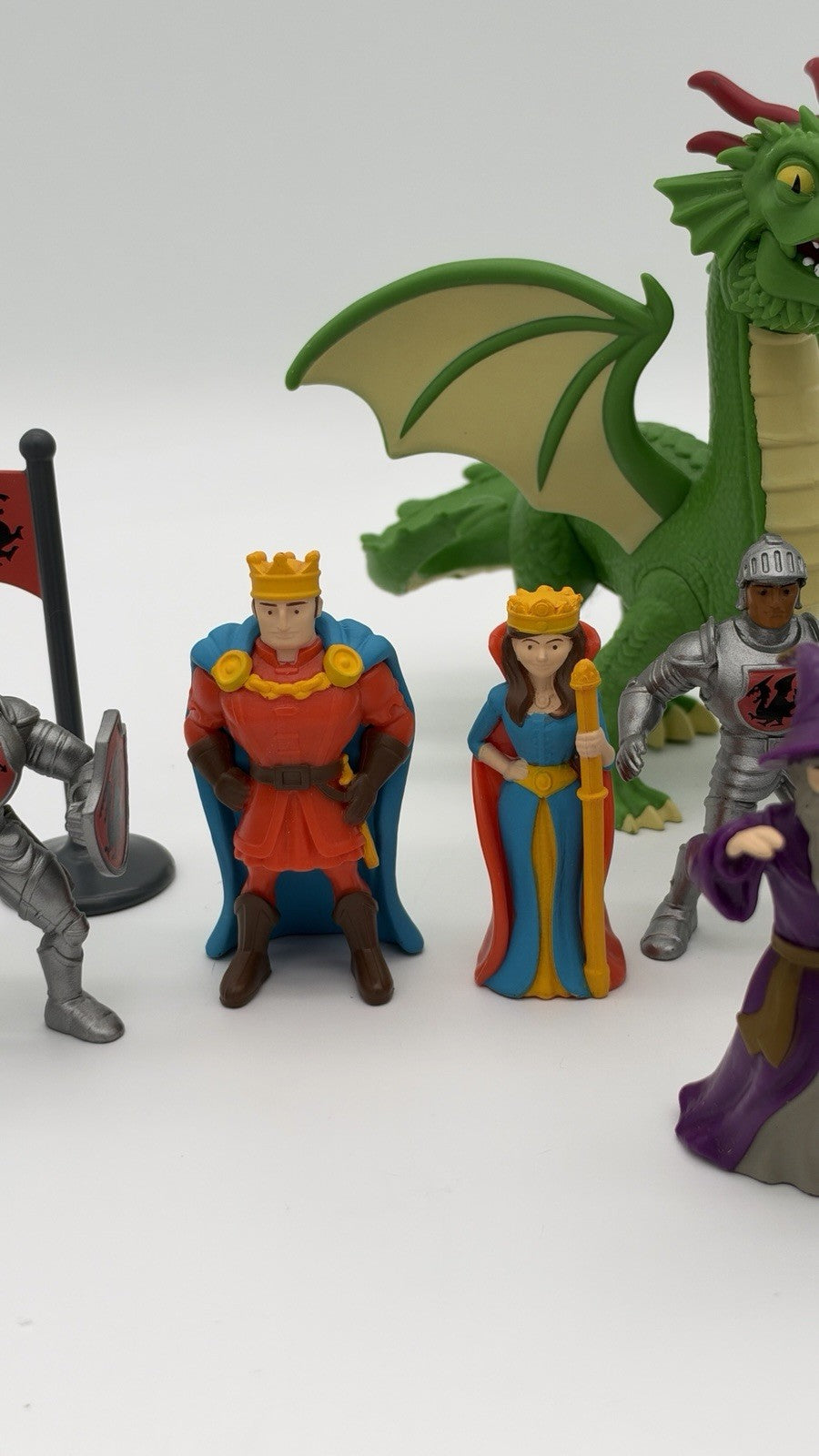 Lakeshore Learning Royal Kingdom 12 PCs Wizard Dragon King Queen Soldier Figurin