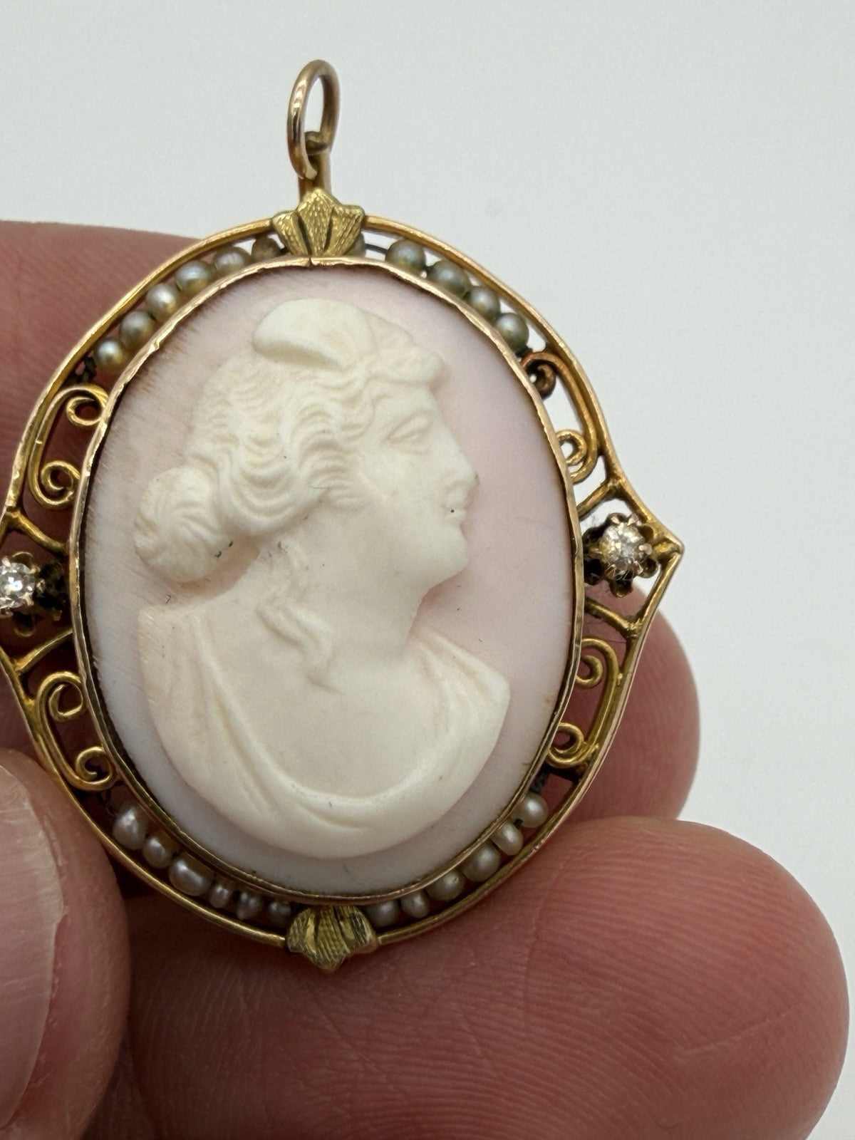 Vintage 10K Yellow Gold Large Shell Cameo Brooch Pin Pendant
