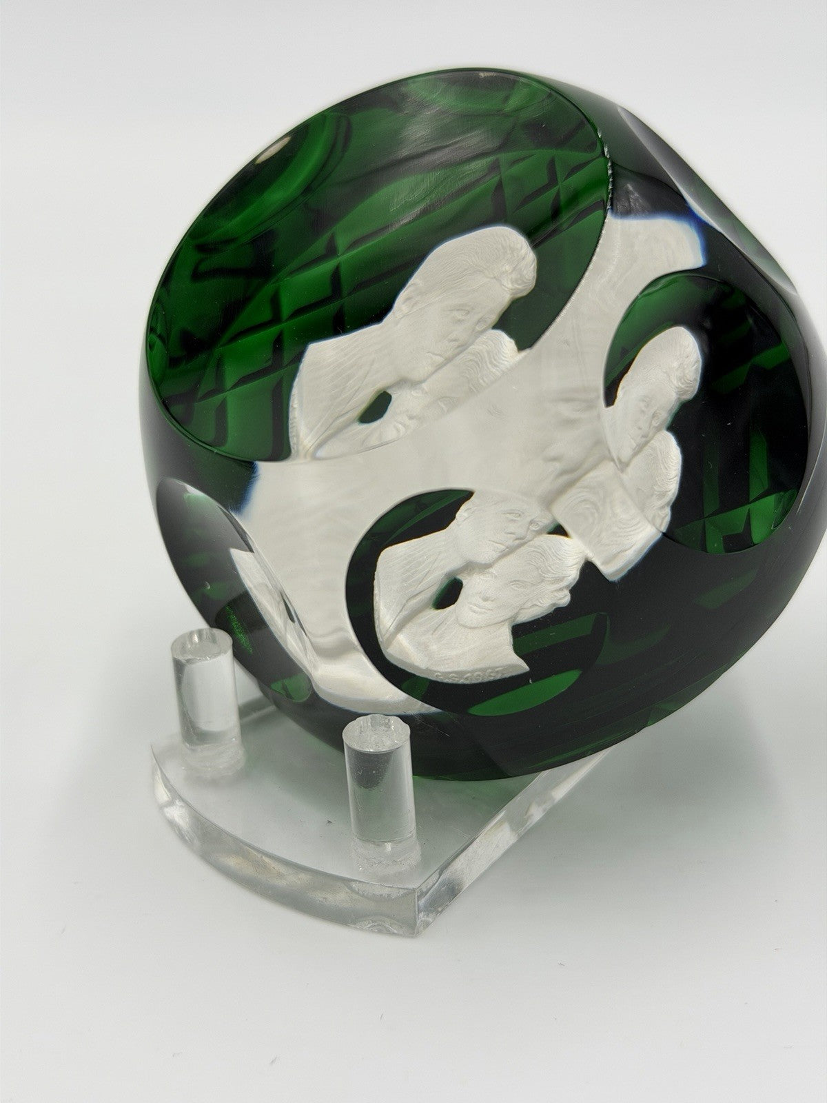 D'Albret Crystal France JFK Jackie Kennedy Sulphide Paperweight Faceted Green