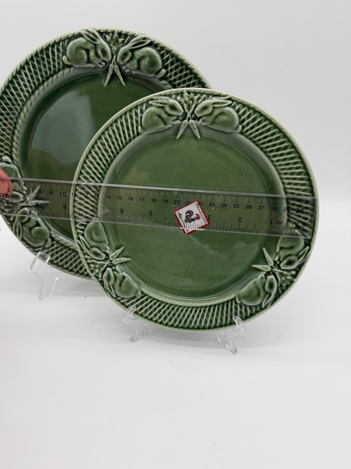 Bordallo Pinheiro Art Pottery Green Embossed Rabbits Bunny Dinner /dessert Plate