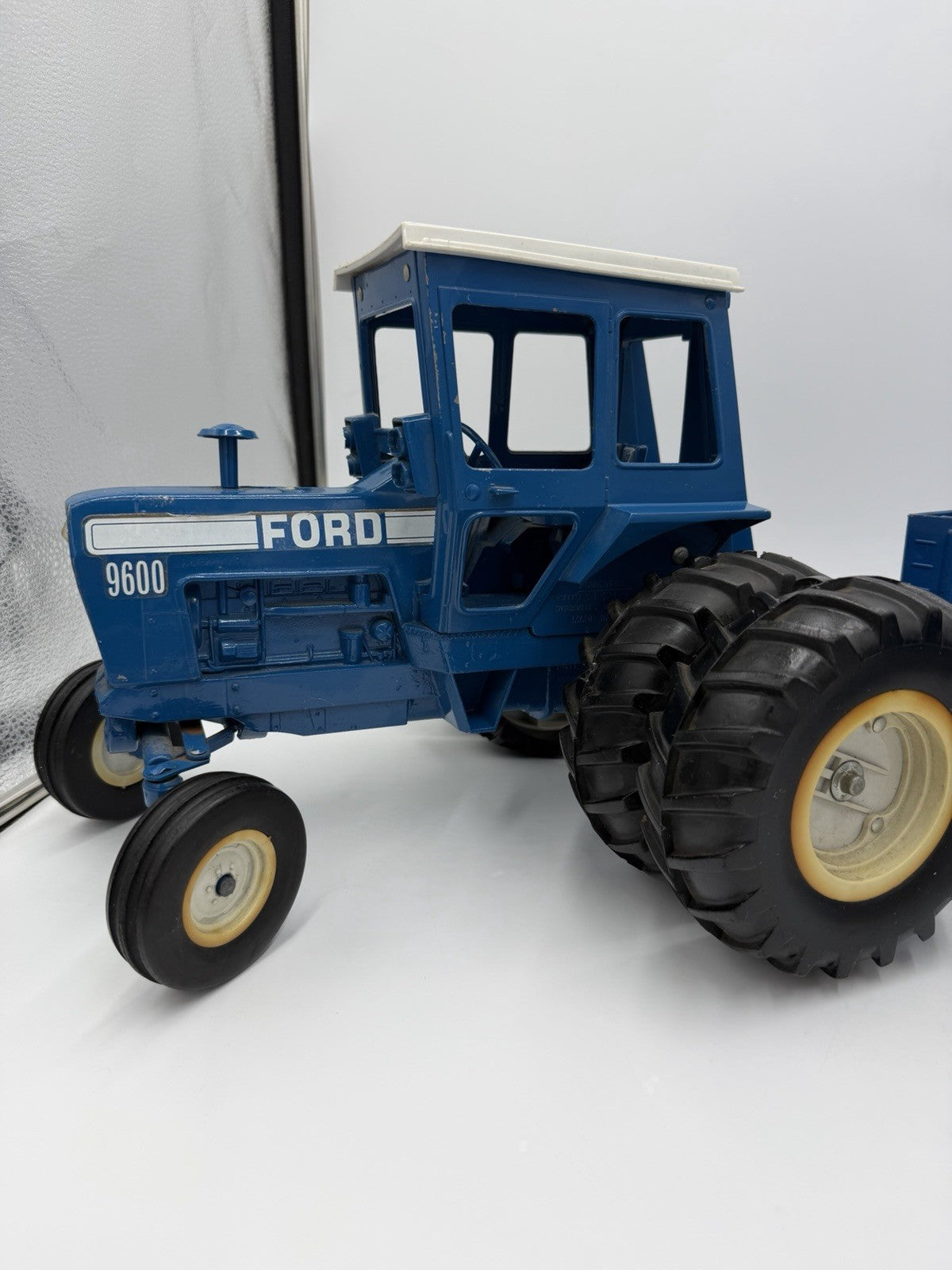 Ertl Ford 9600 Wide Front Duals Cab Die Cast 1:12 Blue Toy Tractor Diecast Vtg