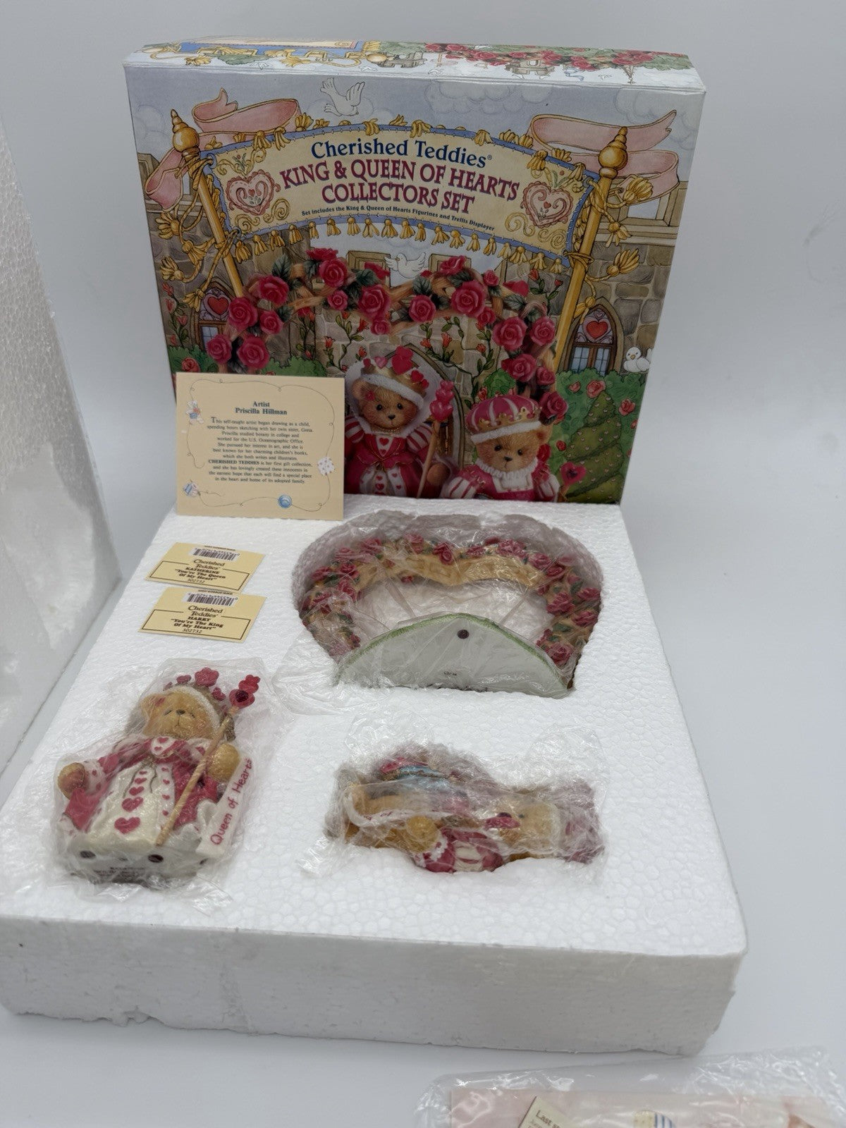 Cherished Teddies King & Queen of Hearts Trellis Display Resin Bear Figurine NIB
