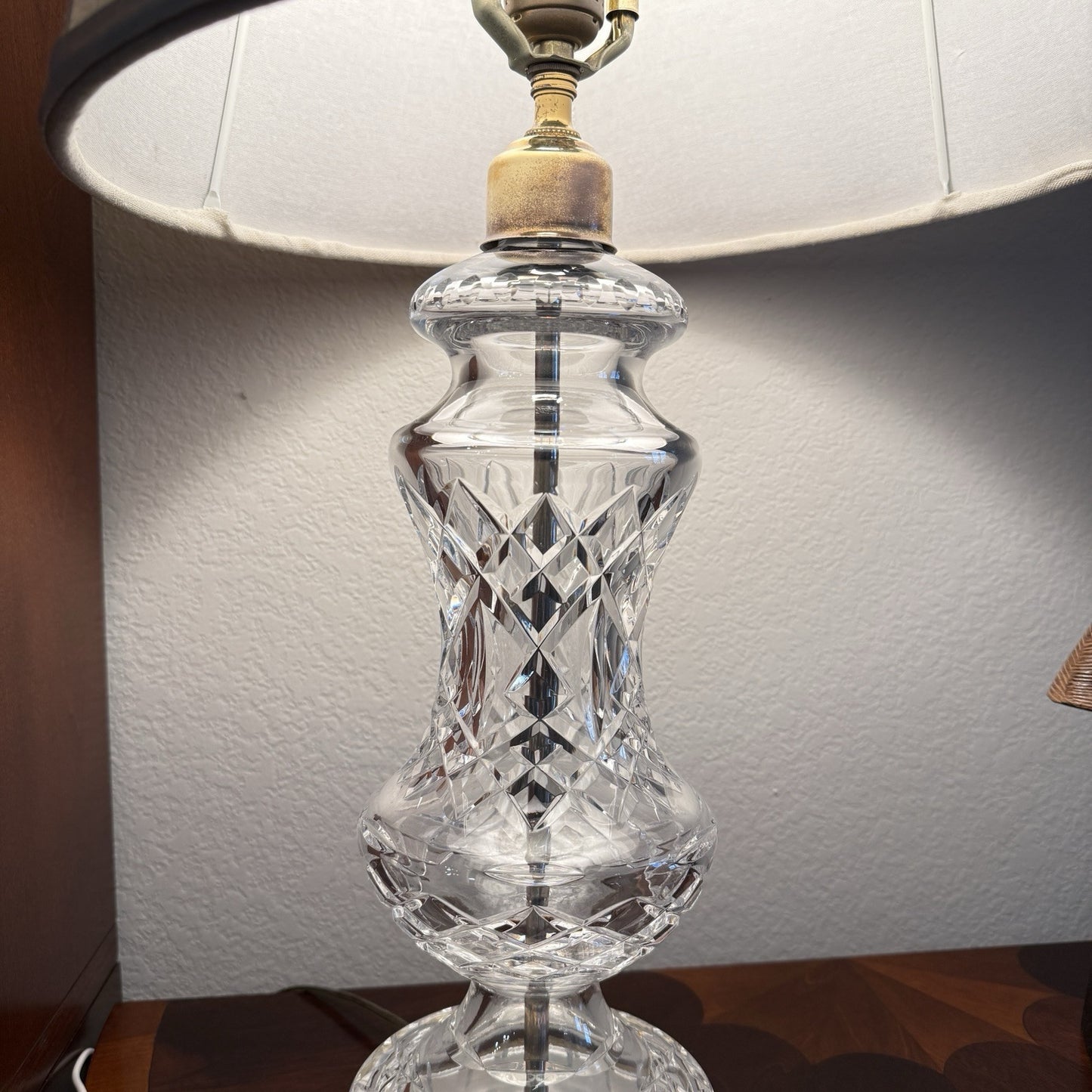 Waterford Signed Achill Criss Cross Vertical Cut Crystal Table Lamp 27''