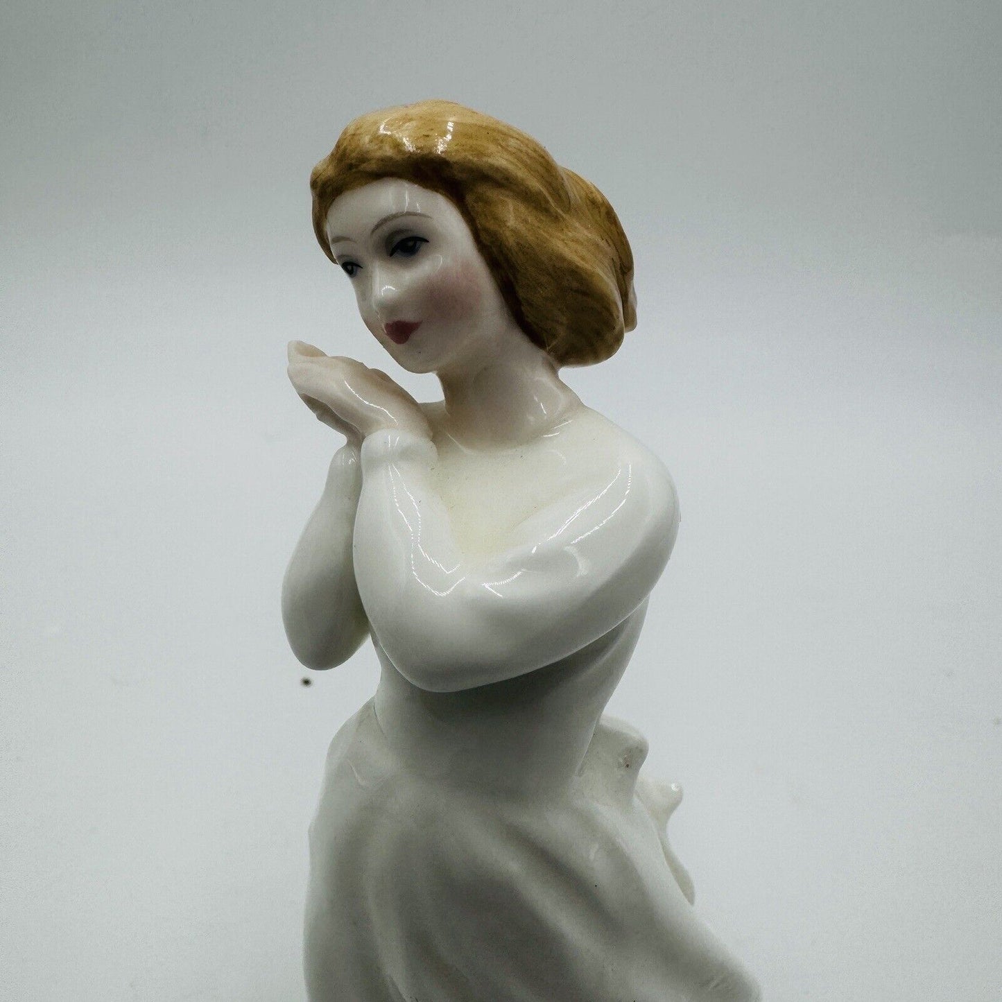 Royal Doulton “Sweet Dreams" Figurine HN3394 1992 Porcelain England White 5.5"