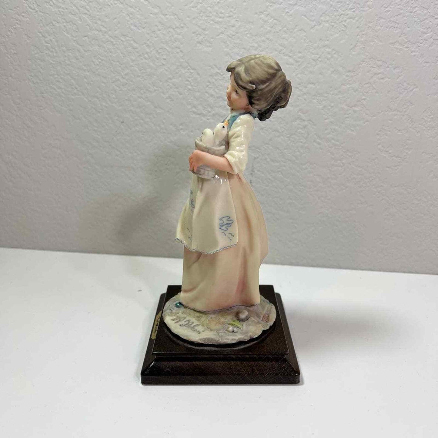 Capodimonte A. Belcari Figurine Dear Young Girl Holding Ducks 1985 Signed Italy