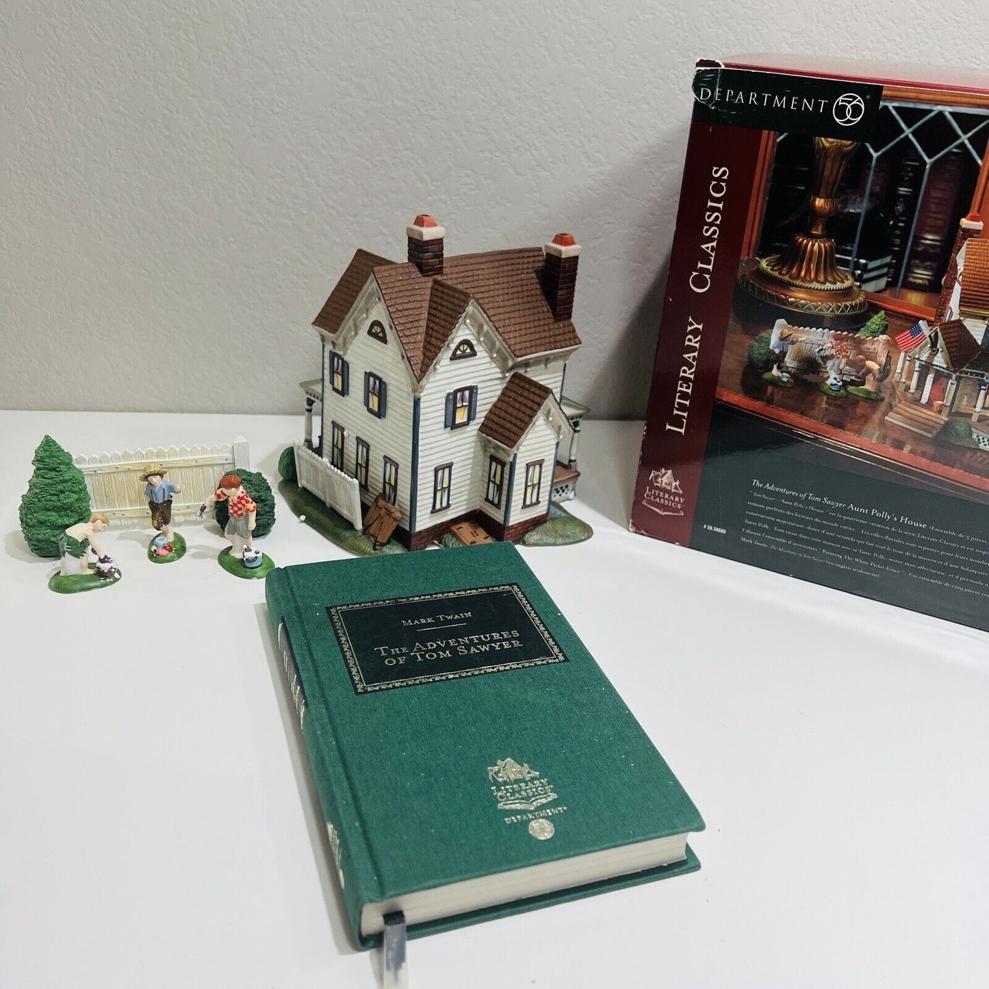 Department 56 House Boxed Aunt Polly's Adventures of Tom Sawyer Figurines Book