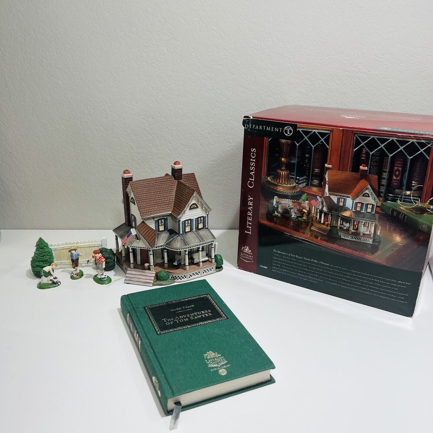 Department 56 House Boxed Aunt Polly's Adventures of Tom Sawyer Figurines Book